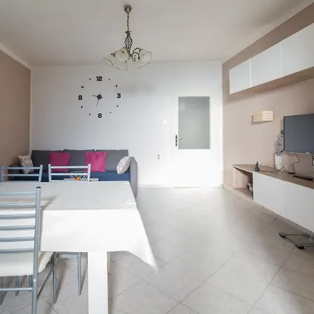 House Jasmin With Large Garden, Near - By Ta Leut *