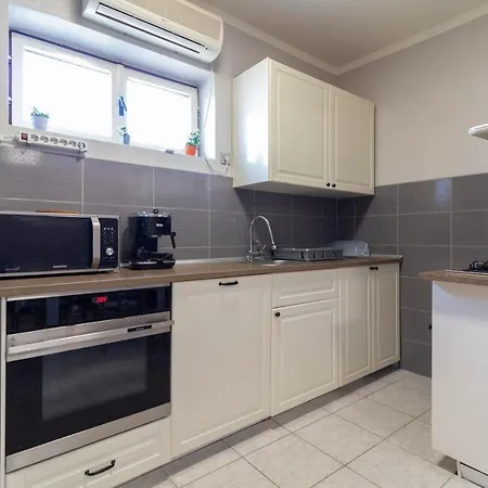 House Jasmin With Large Garden, Near - By Ta Leut Holiday home