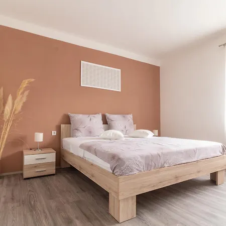 House Jasmin With Large Garden, Near - By Ta Leut Holiday home Nin