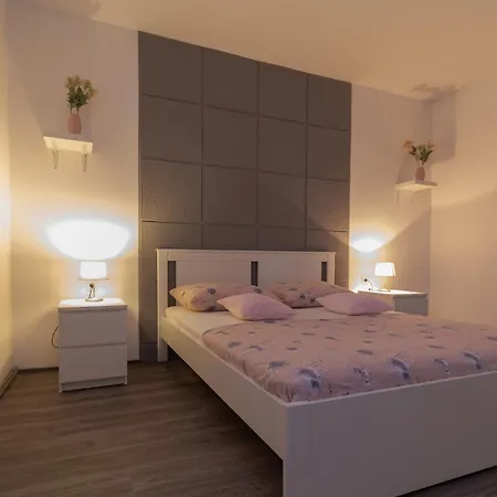 House Jasmin With Large Garden, Near - By Ta Leut Holiday home *